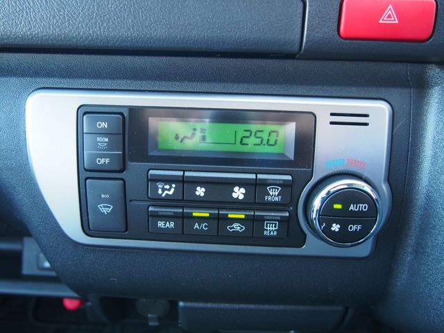 TOYOTA HIACE COMMUTER 2026 Image 31