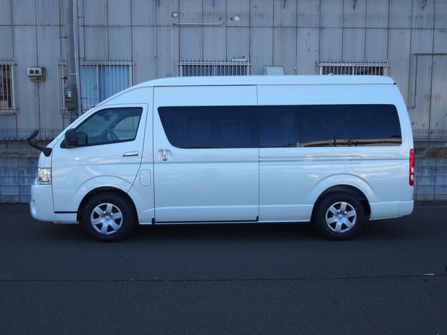 TOYOTA HIACE COMMUTER 2026 Image 31