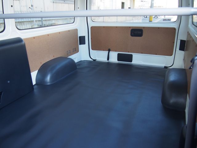 TOYOTA HIACE VAN 4WD 2026 Image 31