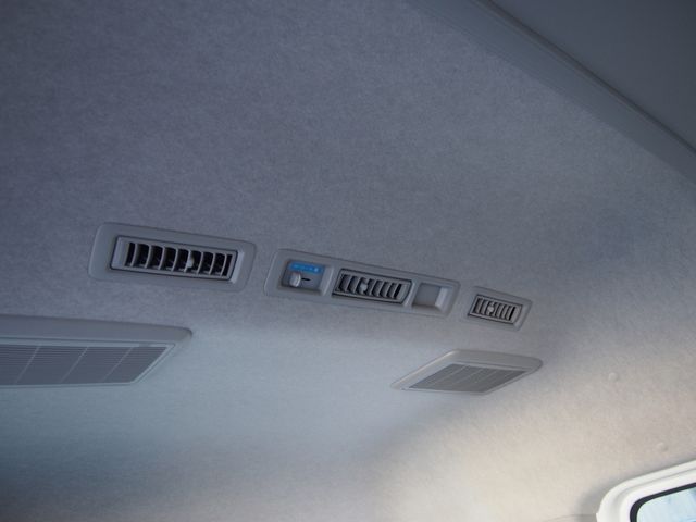 TOYOTA HIACE VAN 4WD 2026 Image 31