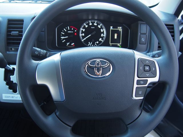 TOYOTA HIACE VAN 4WD 2026 Image 31