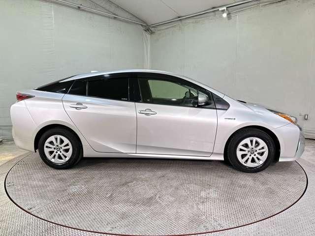 TOYOTA PRIUS 2016 Image 31