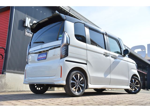 HONDA N BOX CUSTOM 2021 Image 31