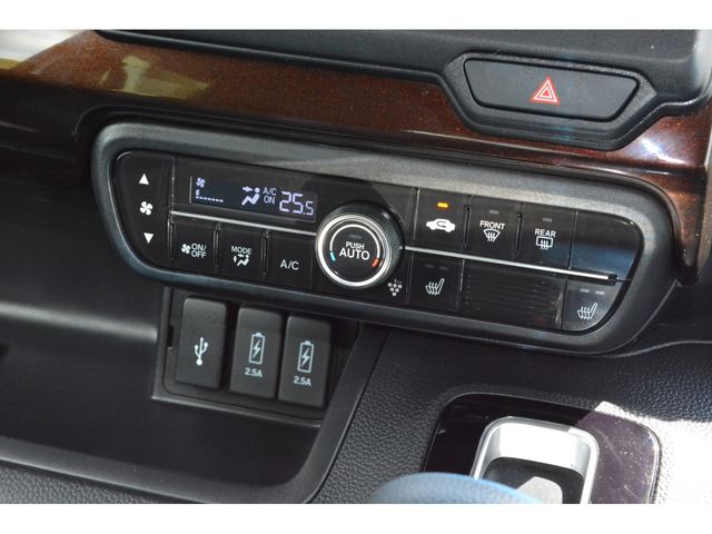 HONDA N BOX CUSTOM 2021 Image 31