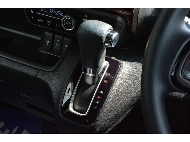 HONDA N BOX CUSTOM 2021 Image 31