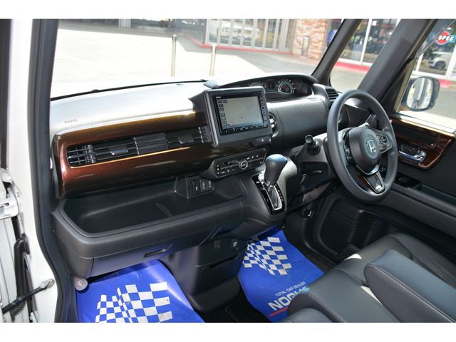 HONDA N BOX CUSTOM 2021 Image 31