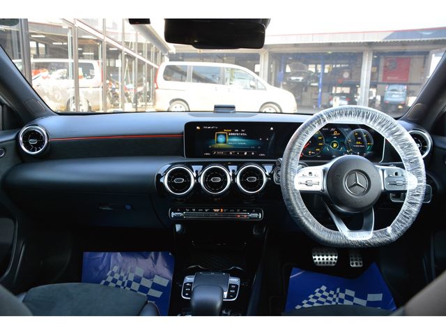 MERCEDES BENZ A CLAS 2019 Image 31