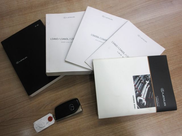 TOYOTA LEXUS LS600H 2015 Image 31