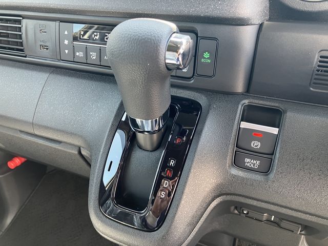 HONDA N BOX CUSTOM 2026 Image 31