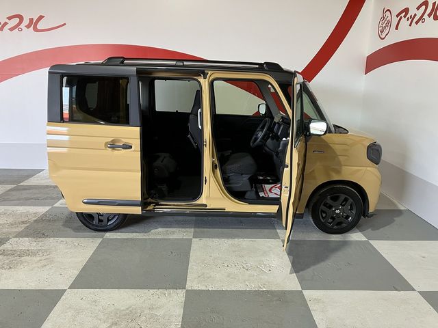 SUZUKI SPACIA GEAR 4WD 2024 Image 31