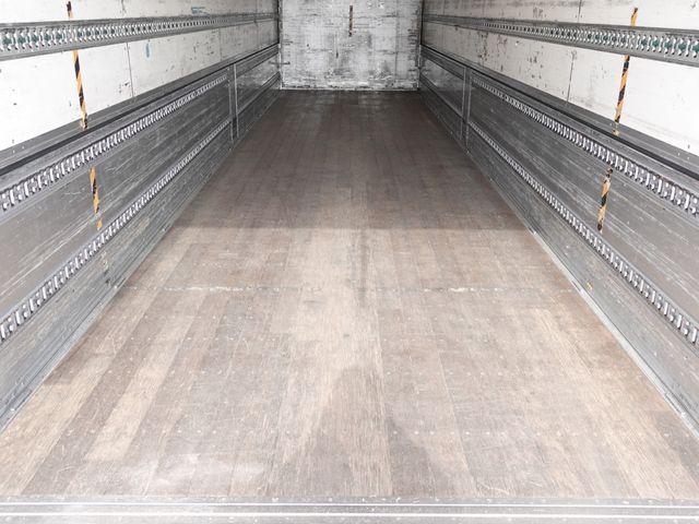 NISSAN DIESEL QUON 2013 Image 31