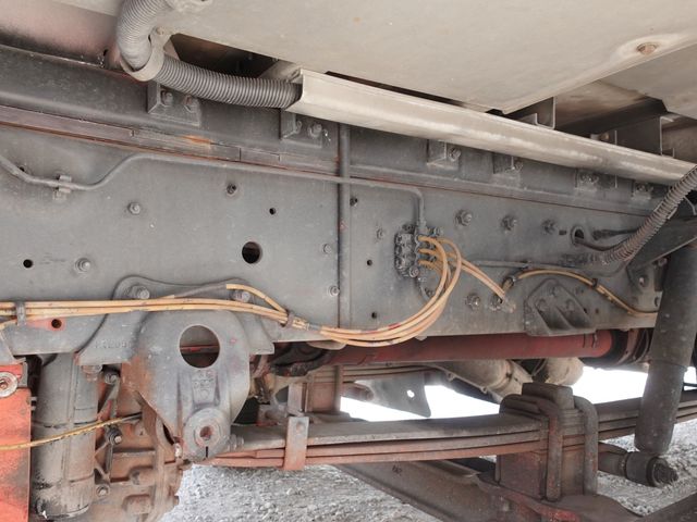 NISSAN DIESEL QUON 2013 Image 31