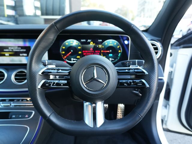 MERCEDES BENZ E SEDA 2023 Image 31