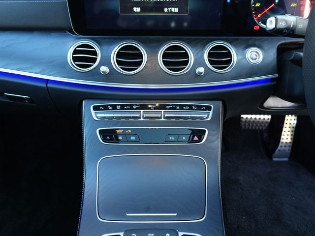 MERCEDES BENZ E SEDA 2023 Image 31