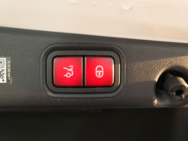 MERCEDES BENZ E SEDA 2023 Image 31