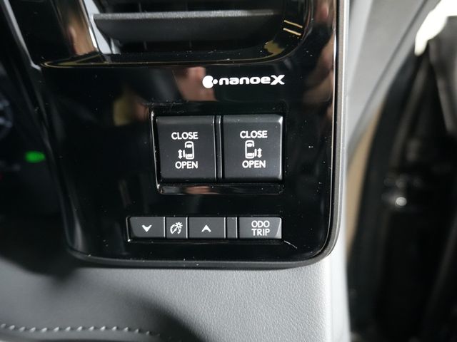 TOYOTA LEXUS LM500H 2024 Image 31