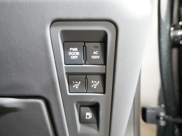 TOYOTA LEXUS LM500H 2024 Image 31