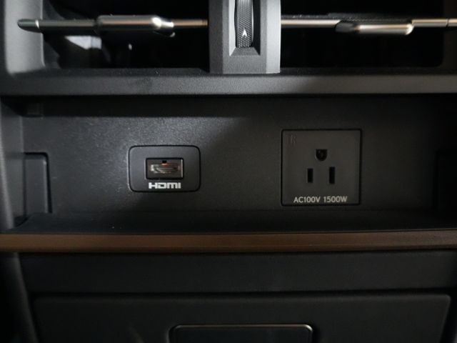 TOYOTA LEXUS LM500H 2024 Image 31