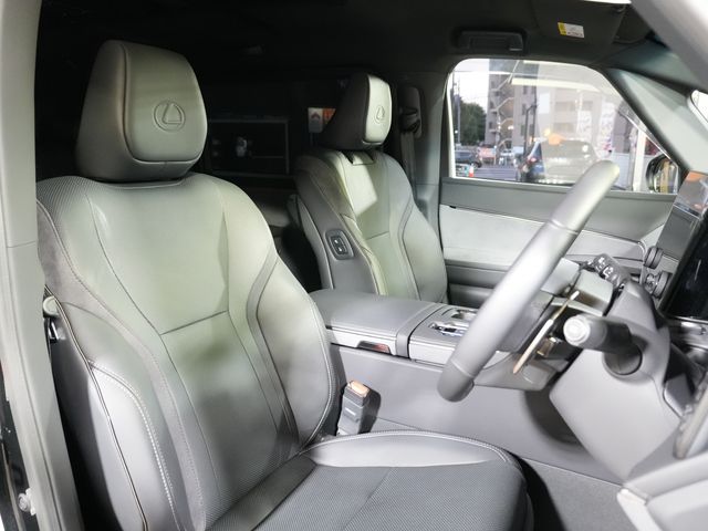 TOYOTA LEXUS LM500H 2024 Image 31