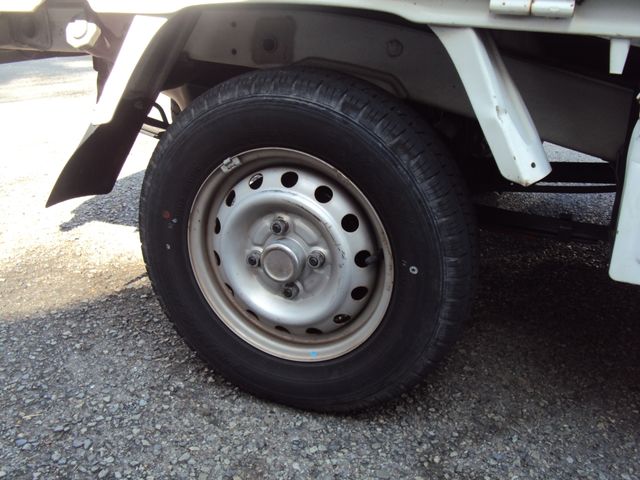 NISSAN CLIPPER TRUCK 2010 Image 31