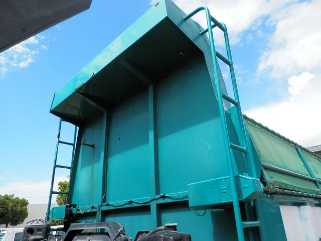 HINO PROFIA 2005 Image 31