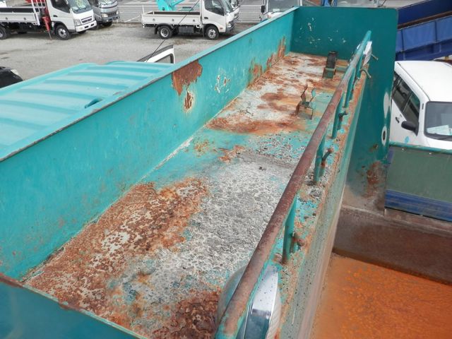 HINO PROFIA 2006 Image 31