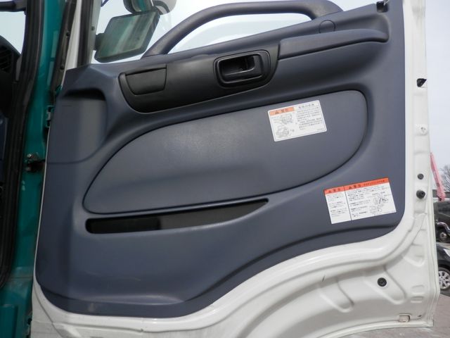 HINO PROFIA 2006 Image 31