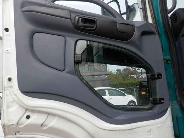 HINO PROFIA 2006 Image 31