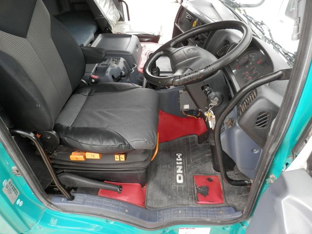 HINO PROFIA 2006 Image 31