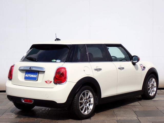 BMW MINI ONE 5DOOR 2017 Image 31