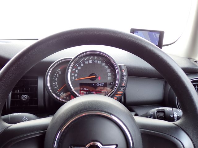 BMW MINI ONE 5DOOR 2017 Image 31