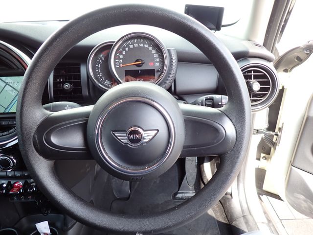 BMW MINI ONE 5DOOR 2017 Image 31