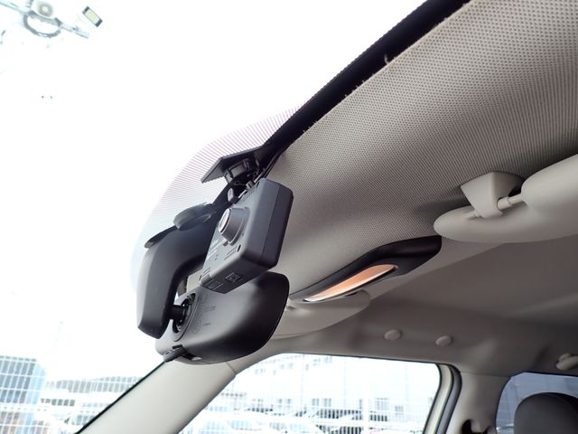 BMW MINI ONE 5DOOR 2017 Image 31