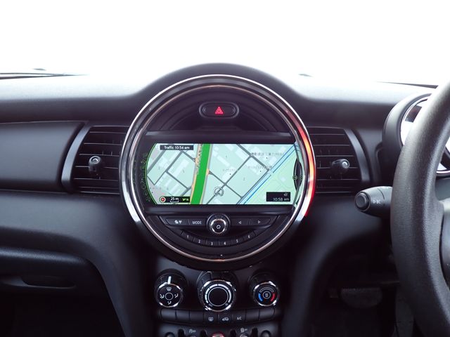 BMW MINI ONE 5DOOR 2017 Image 31