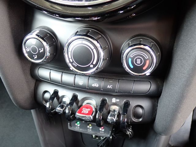 BMW MINI ONE 5DOOR 2017 Image 31