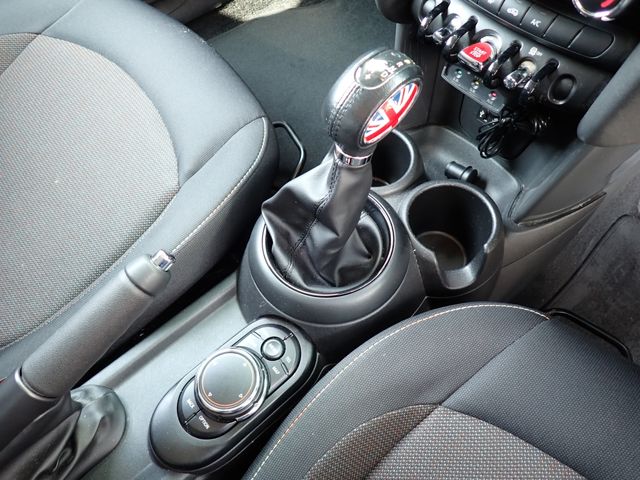 BMW MINI ONE 5DOOR 2017 Image 31