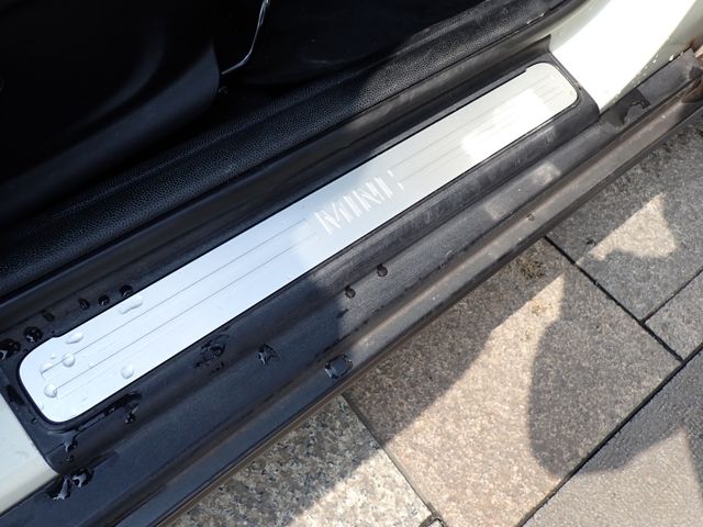 BMW MINI ONE 5DOOR 2017 Image 31