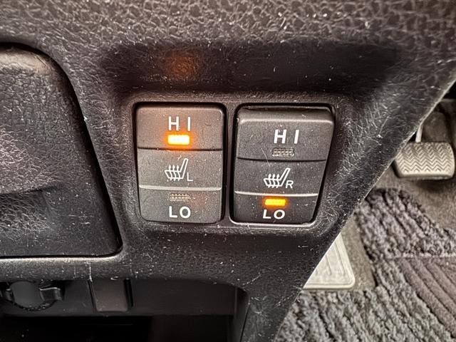 TOYOTA VOXY HYBRID 2015 Image 31