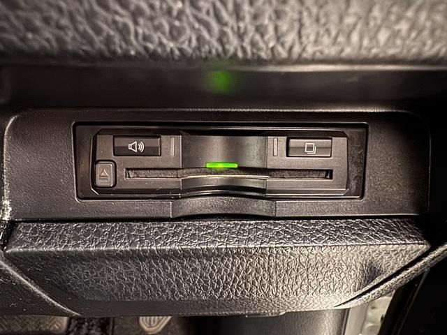 TOYOTA VOXY HYBRID 2015 Image 31