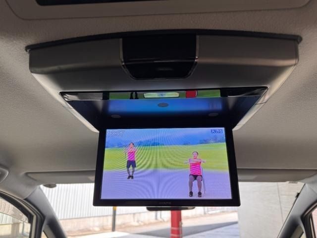 TOYOTA VOXY HYBRID 2015 Image 31