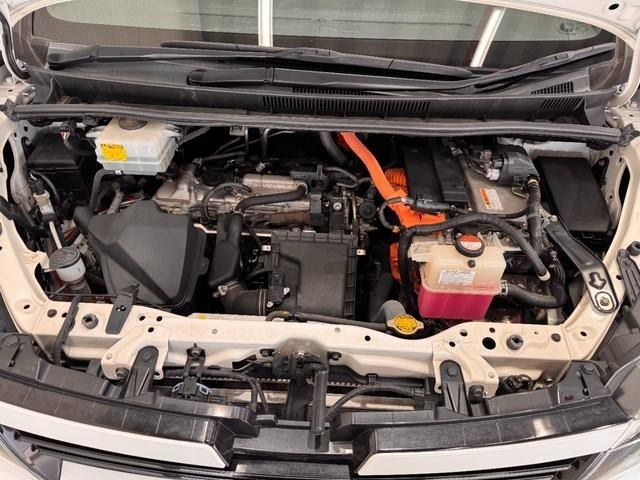 TOYOTA VOXY HYBRID 2015 Image 31