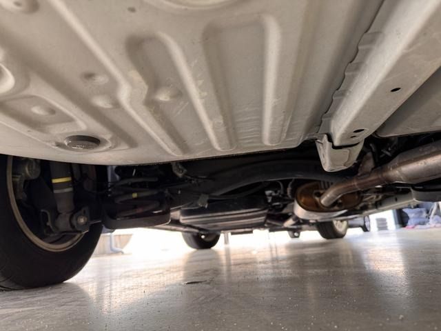 TOYOTA VOXY HYBRID 2015 Image 31