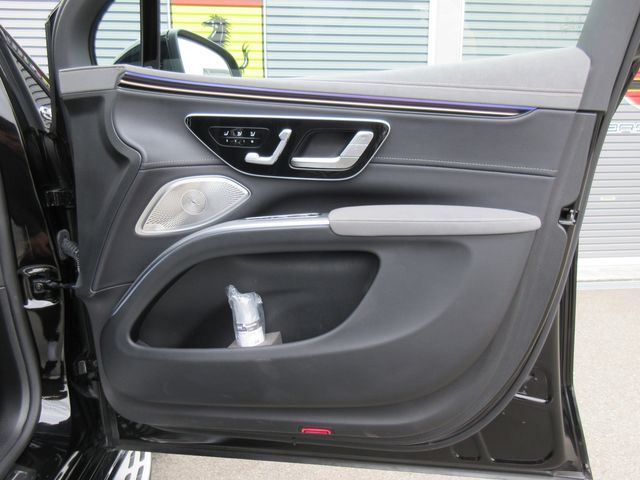 MERCEDES BENZ EQS SU 2023 Image 31
