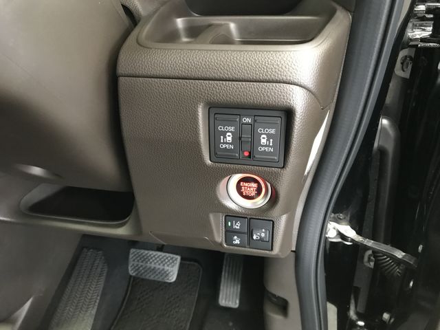 HONDA N BOX 2022 Image 31