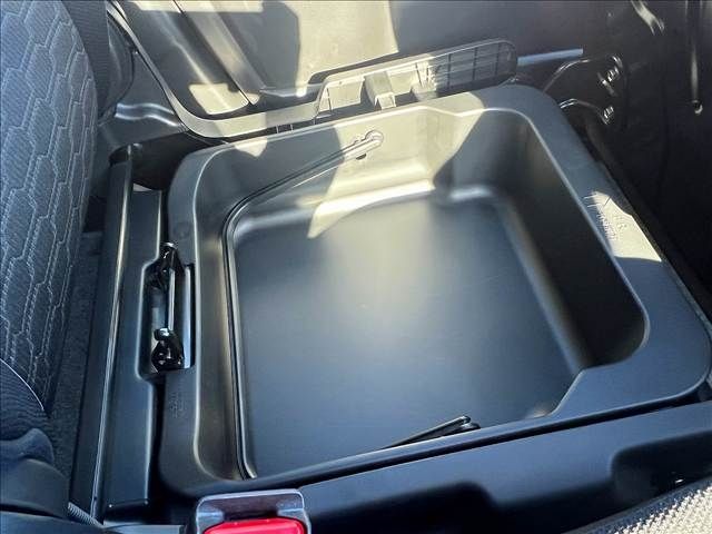 SUZUKI WAGON R CUSTOM Z 2023 Image 31