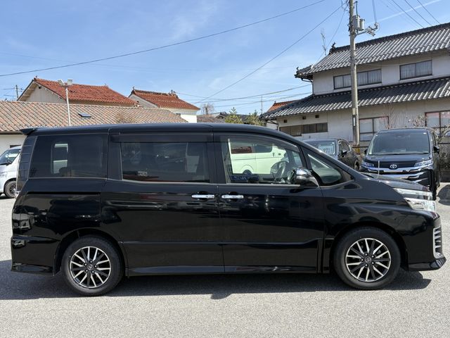 TOYOTA VOXY 2015 Image 31