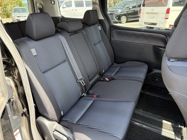 TOYOTA VOXY 2015 Image 31