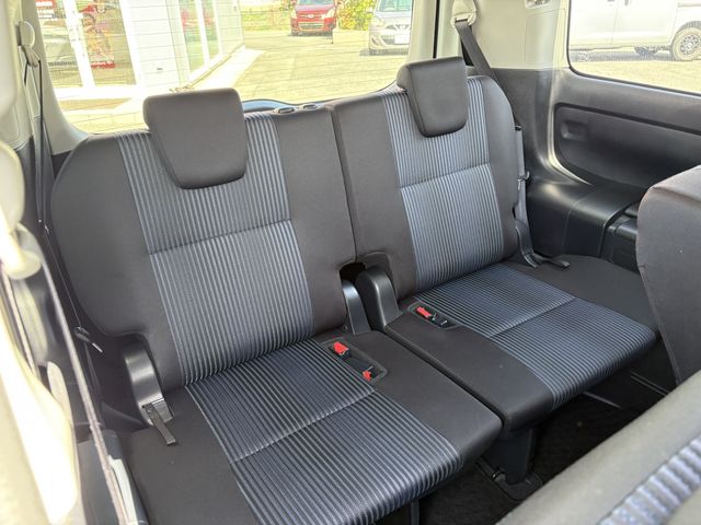 TOYOTA VOXY 2015 Image 31