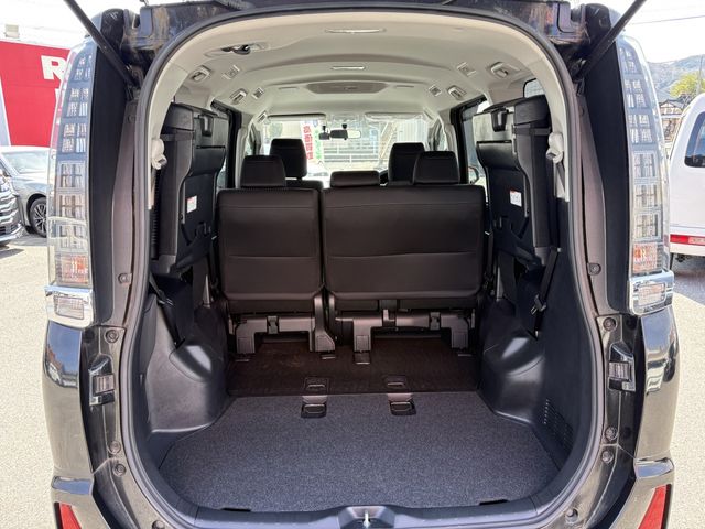 TOYOTA VOXY 2015 Image 31