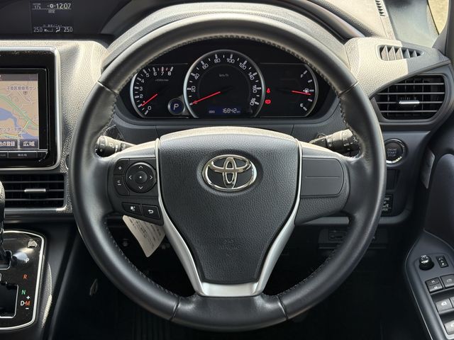 TOYOTA VOXY 2015 Image 31